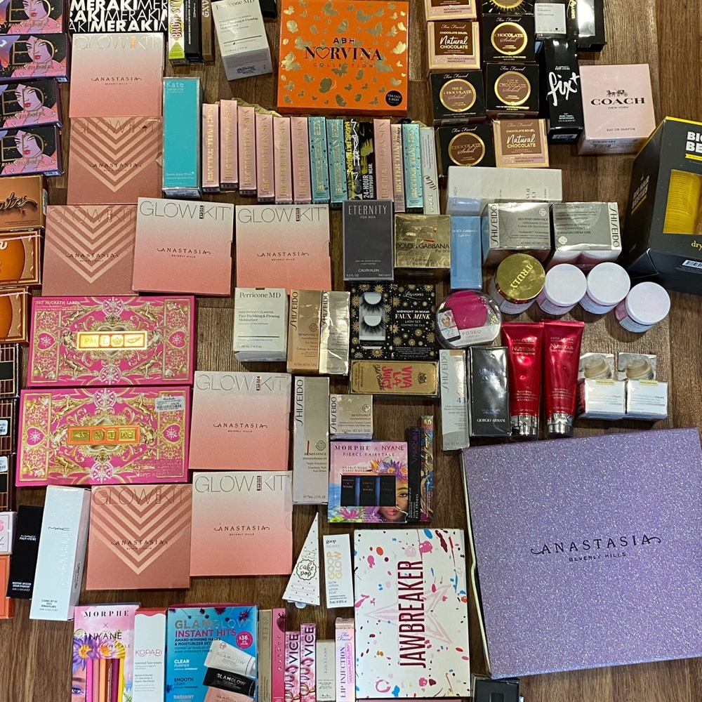 Makeup bundle - Picture 2 of 7